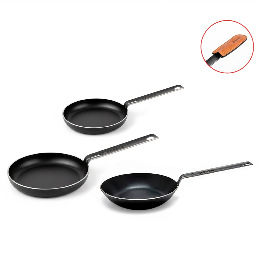 Set de 3 sartenes de hierro con cubre mango de cuero